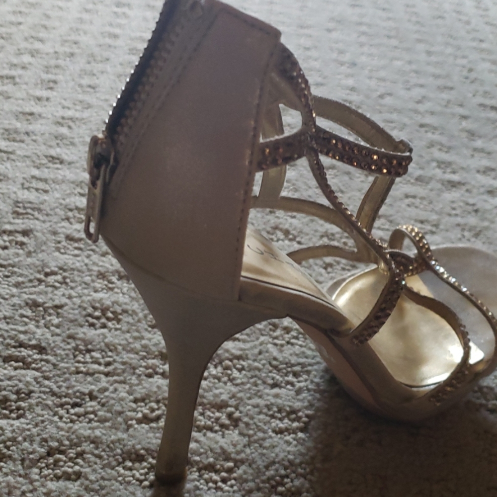 Stilletos - Picture 4 of 4